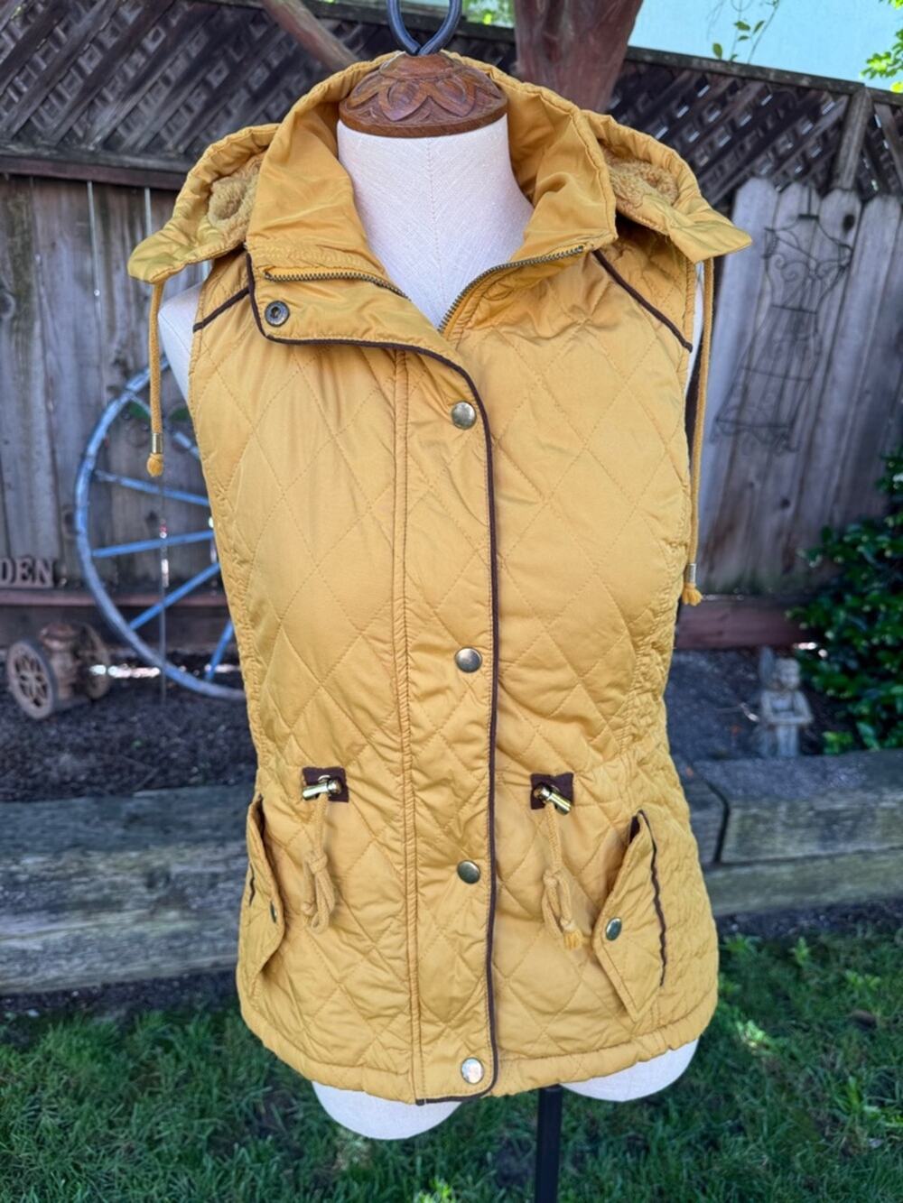 Love Tree Quilted Vest Hooded Cargo Pockets Sleeveless Jacket Mustard Yellow S